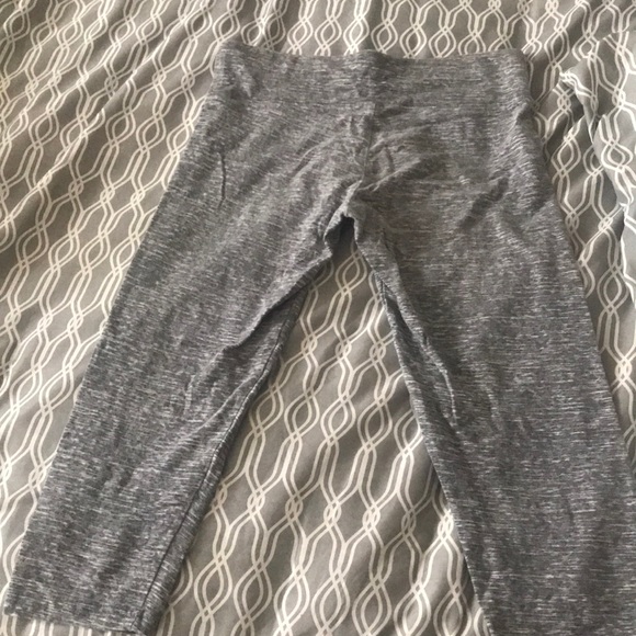 Grey Capri leggings - Picture 2 of 4